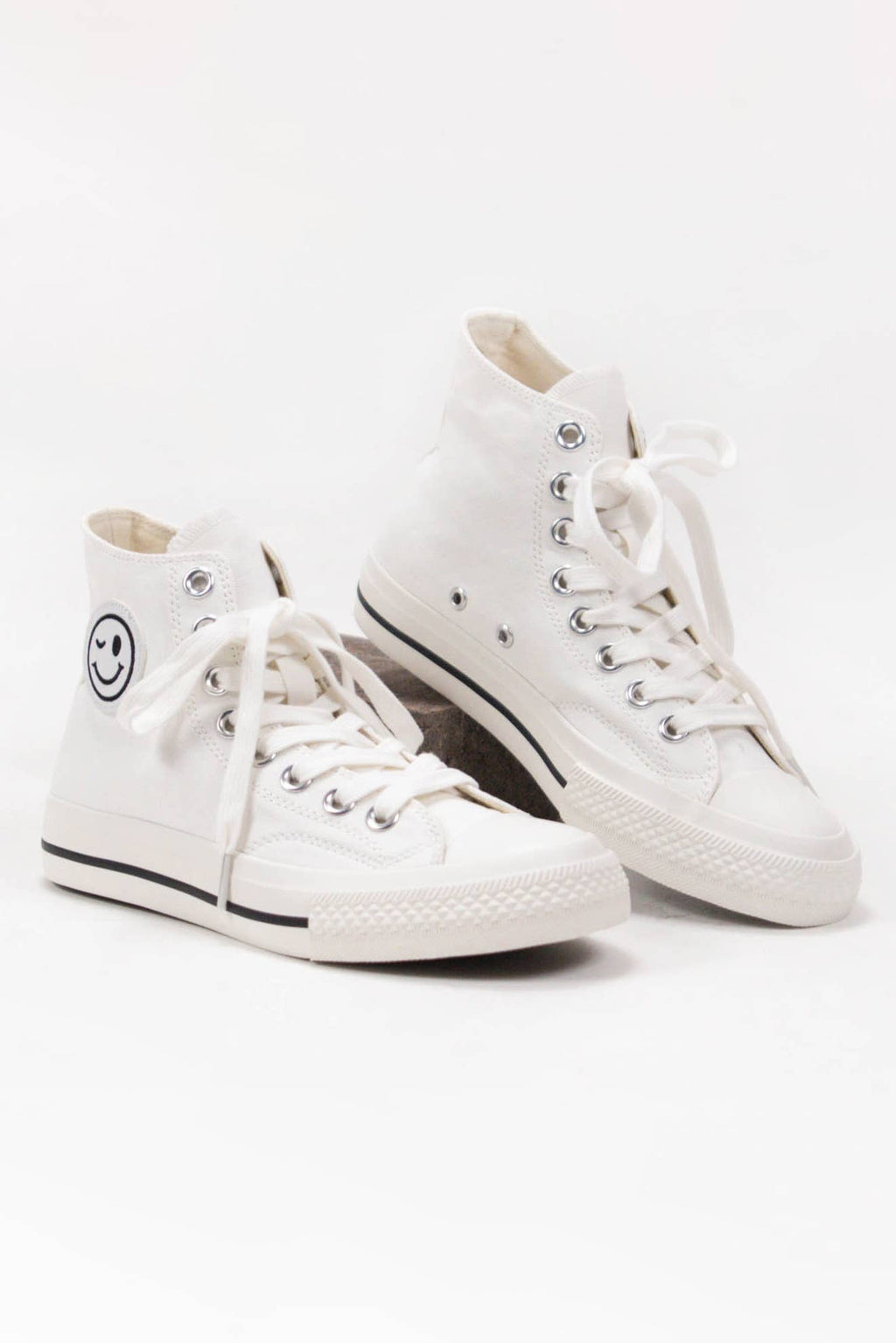 HATTIE Smile Patch High Top Canvas Sneakers Casual Lace Up S