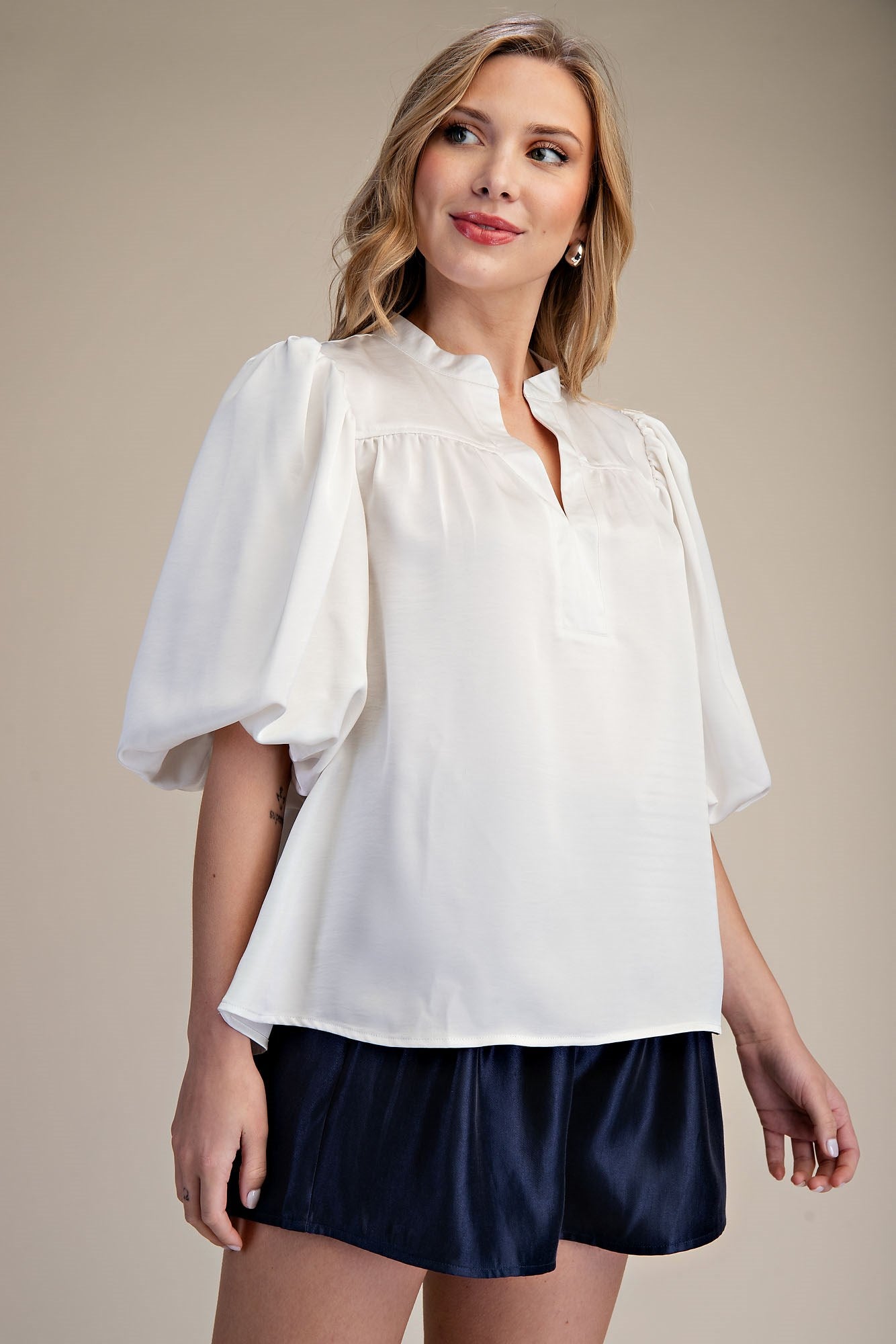 V-Neck Elbow Length Bubble Sleeve Poplin Top