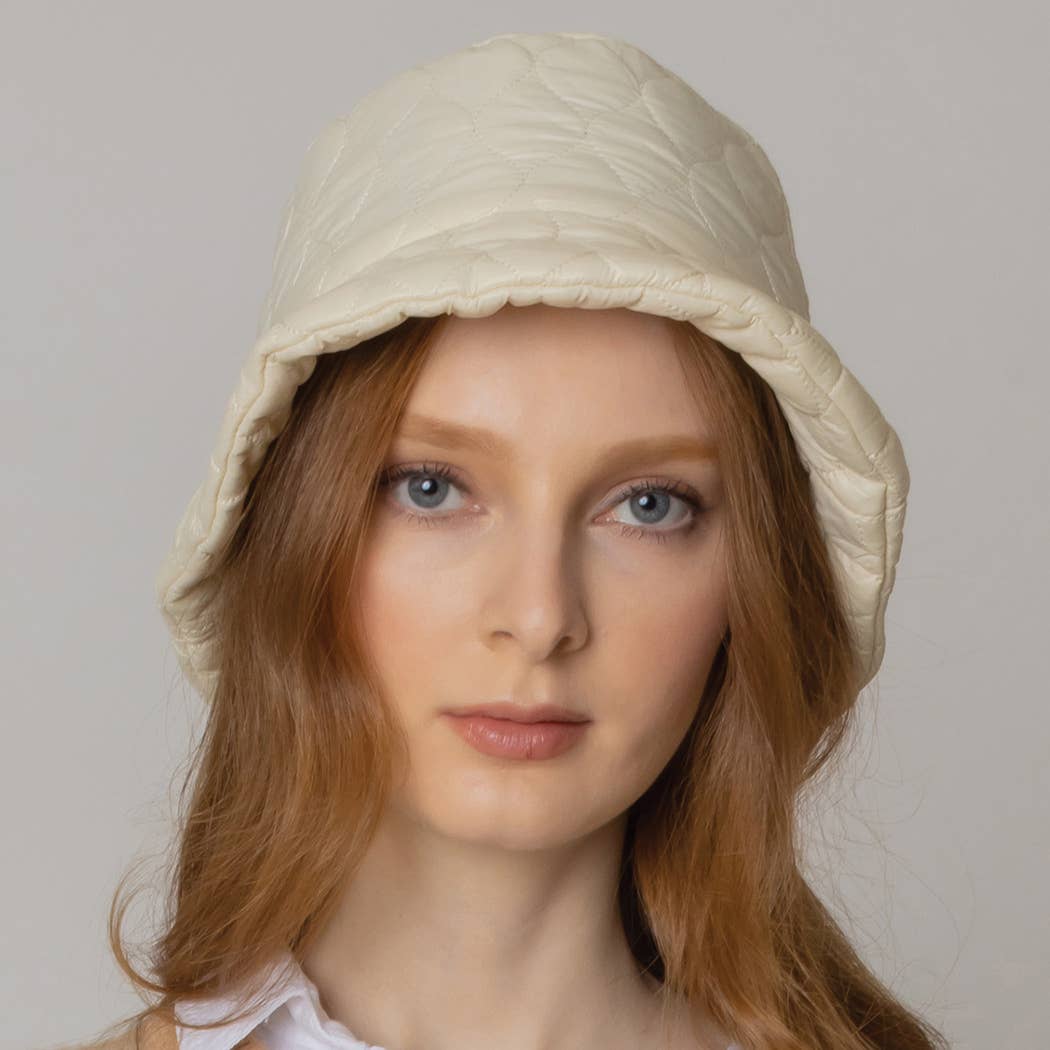 Women's Short Brim Wave Padded Lightweight Bucket Hat