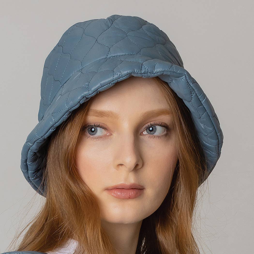 Women's Short Brim Wave Padded Lightweight Bucket Hat
