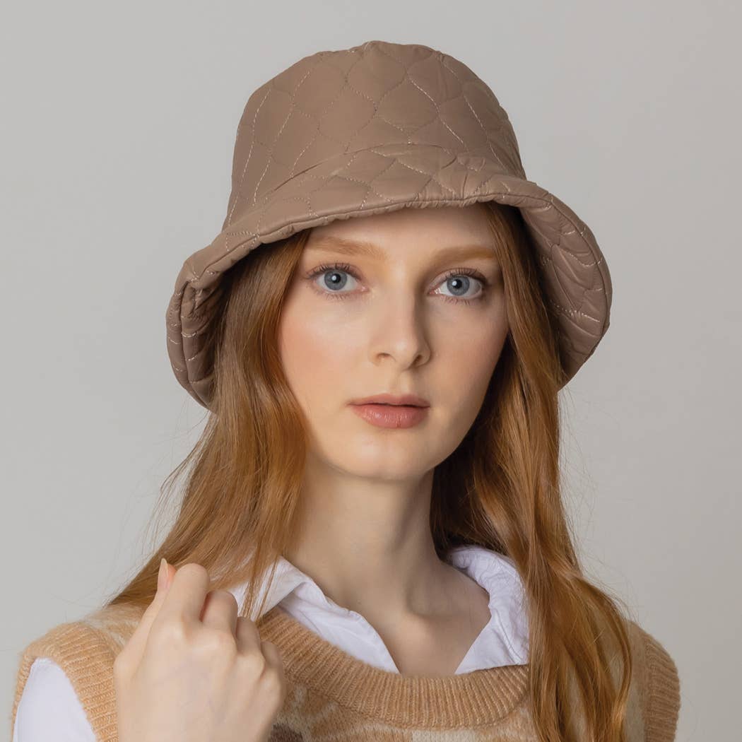 Women's Short Brim Wave Padded Lightweight Bucket Hat