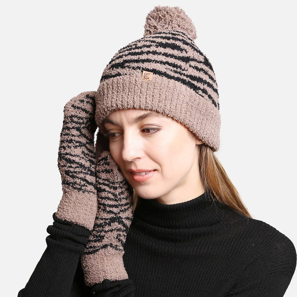 Zebra Print Luxury Soft Beanie w Pom Pom