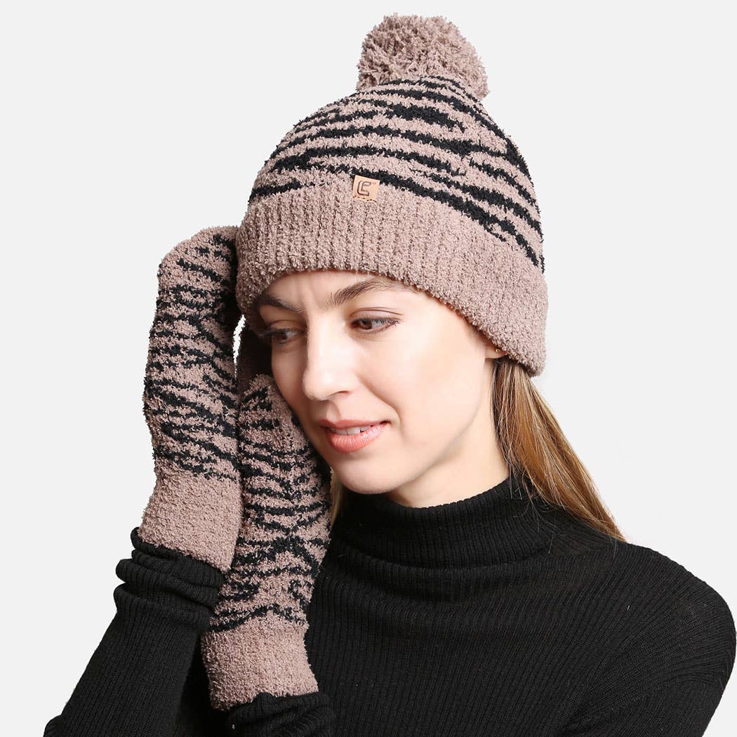 Zebra Print Luxury Soft Beanie w Pom Pom