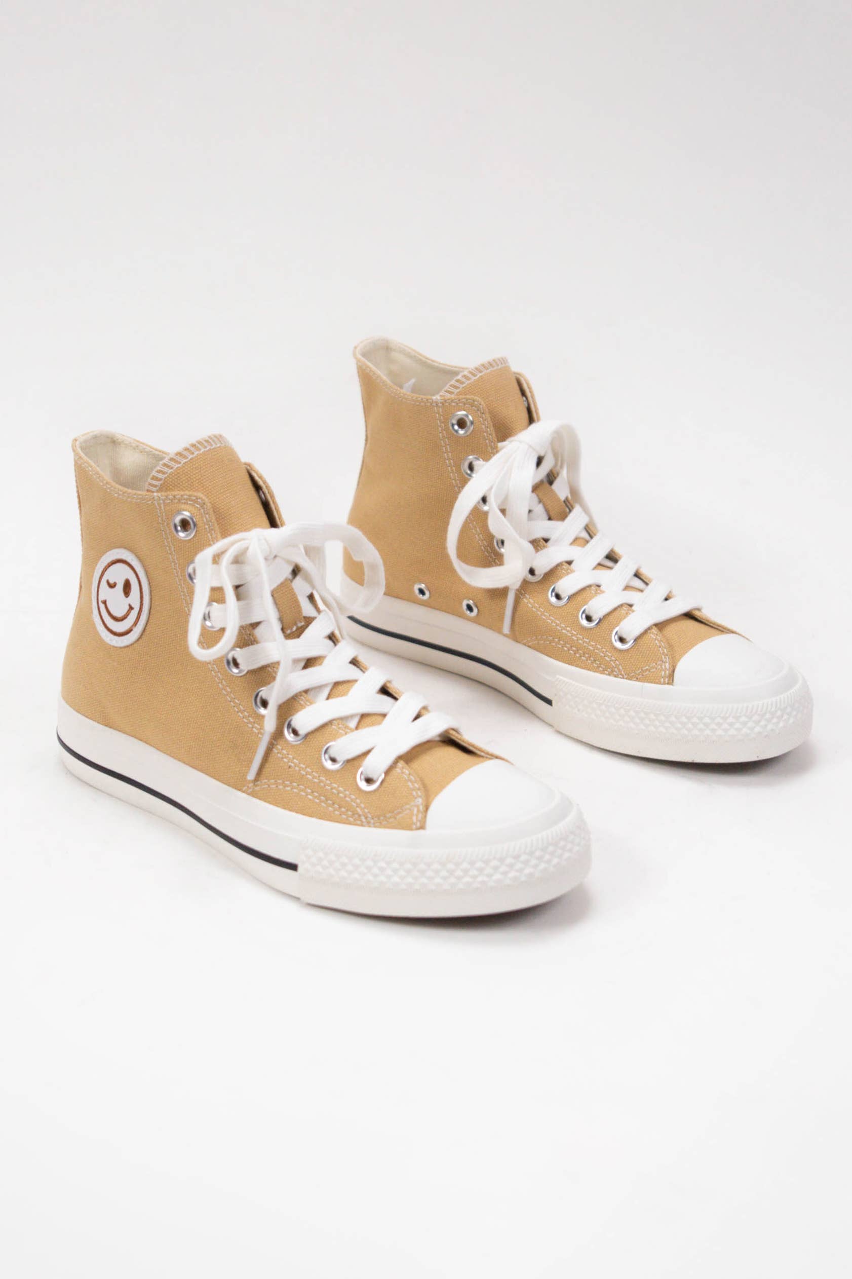 HATTIE Smile Patch High Top Canvas Sneakers Casual Lace Up S