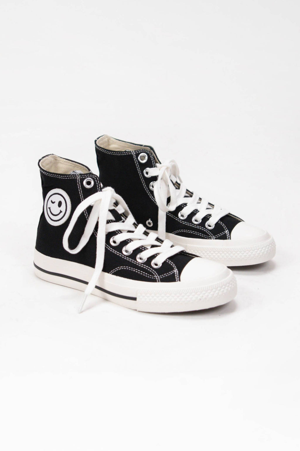 HATTIE Smile Patch High Top Canvas Sneakers Casual Lace Up S