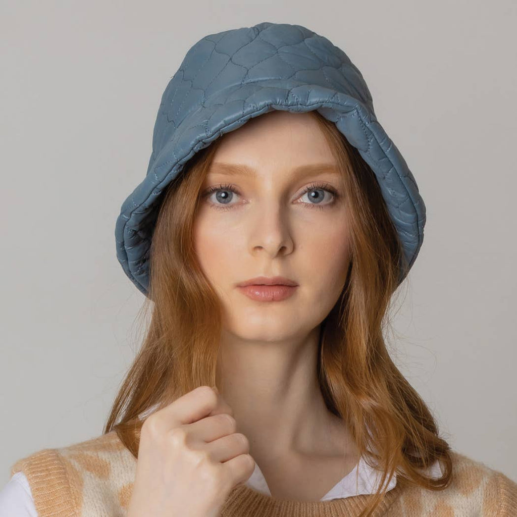 Women's Short Brim Wave Padded Lightweight Bucket Hat